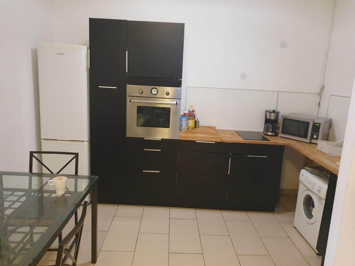 Spacious Apartment Near The Center Вена Экстерьер фото