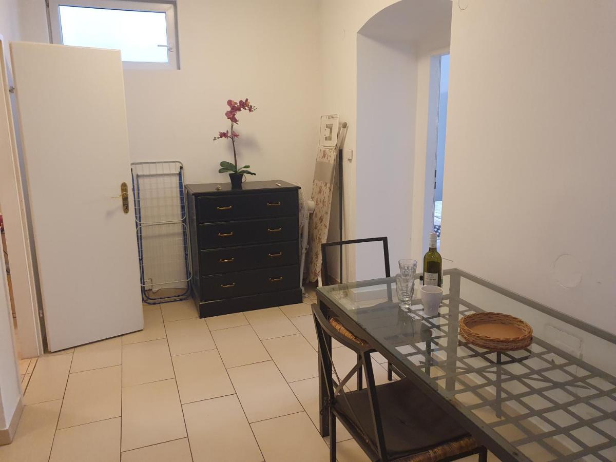 Spacious Apartment Near The Center Вена Экстерьер фото